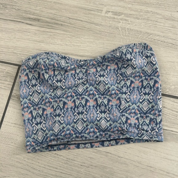 Hollister Blue and Pink Patterned Crop Top - Picture 1 of 4